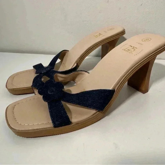 Y2K vintage denim floral block heel sandal  8 coastal cowgirl - Picture 3 of 7